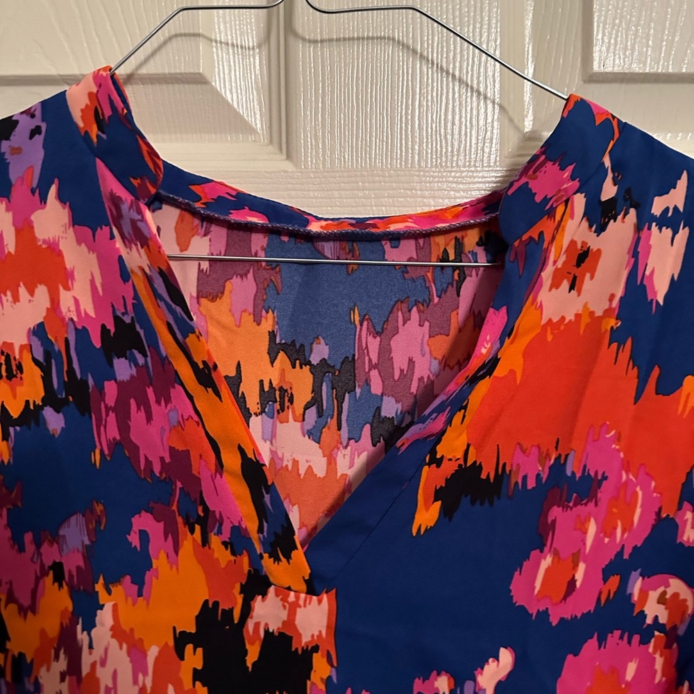 Cute work blouse - Picture 2 of 2